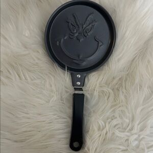 Black Grinch Face Skillet